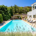 Kostis Villa *